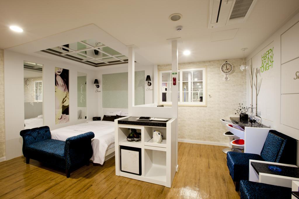 Show Hotel Cheonan Room photo