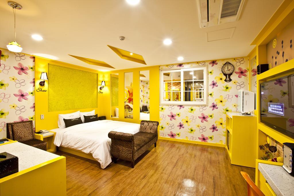 Show Hotel Cheonan Room photo