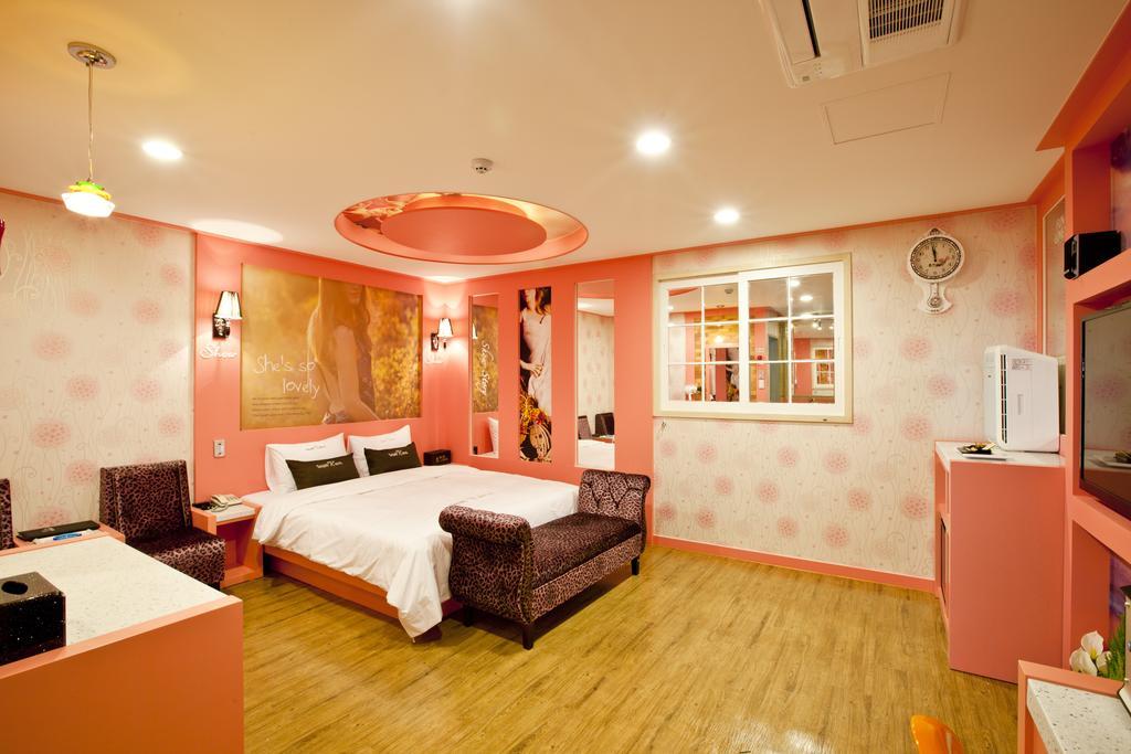 Show Hotel Cheonan Room photo